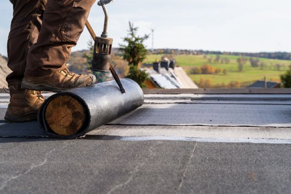 Flat Roof Tar Repair in Hamilton