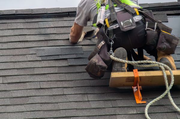 Asphalt Roofing Service in Hamilton